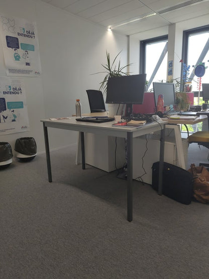 Bureau droit en mélaminé et métal